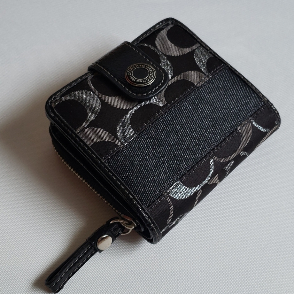 Wallet - image 1